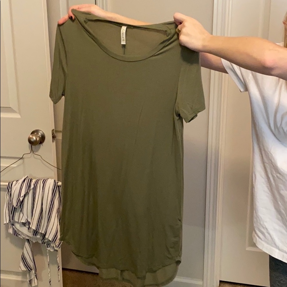 Causal dress